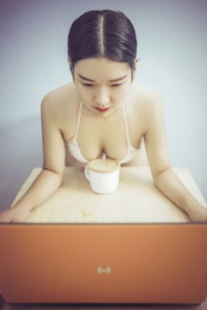 张伟丽